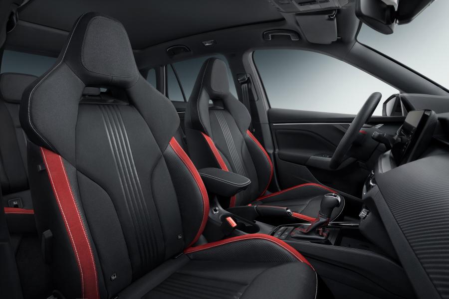 Интерьер Skoda Kamiq Monte Carlo 2019 года  (WW) (фото 5 из 16)